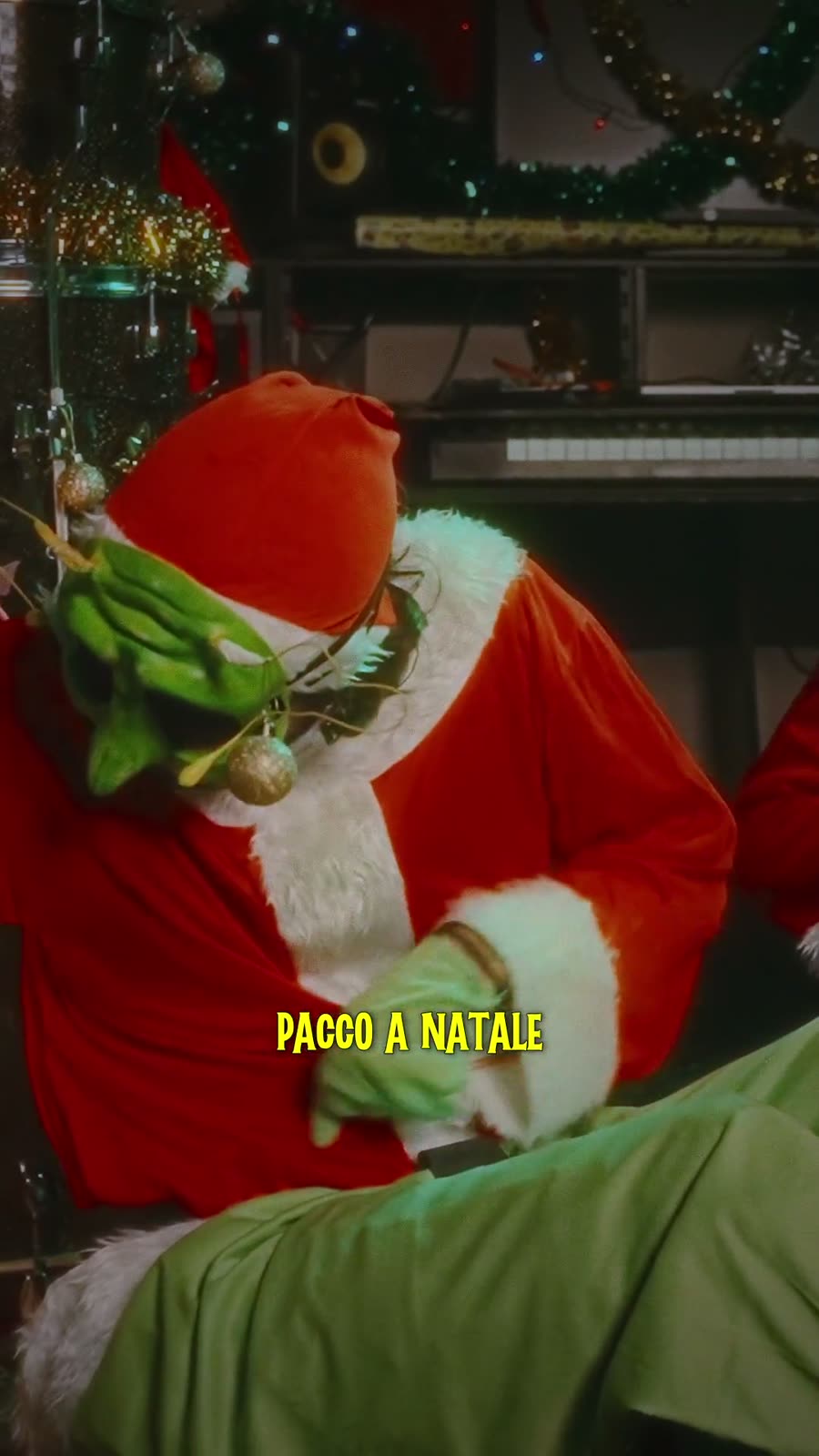 PACCO A NATALE - VIDEOCLIP